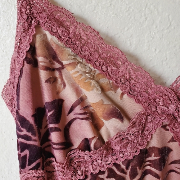 Y2K Velvety Floral Spaghetti Strap Tank Top - Picture 5 of 9